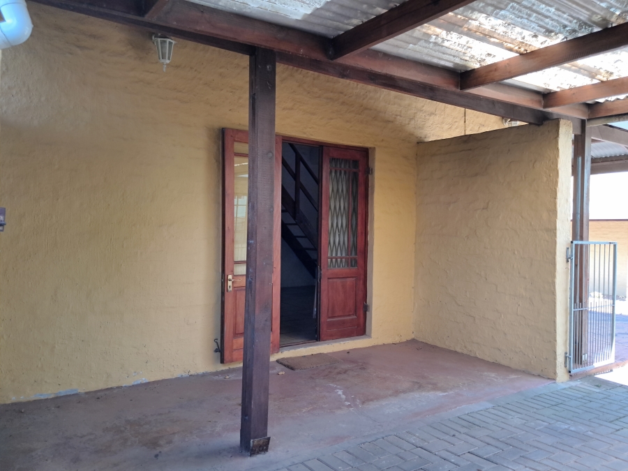 To Let 3 Bedroom Property for Rent in Humansdorp Eastern Cape
